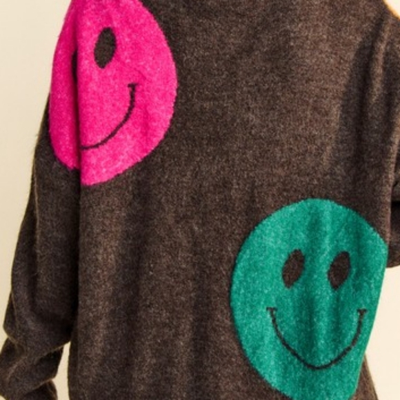 DAVI & DANI Knit Smiley Face Contrast Long Sleeve Oversized Pullover Sweater Top - Picture 7 of 16
